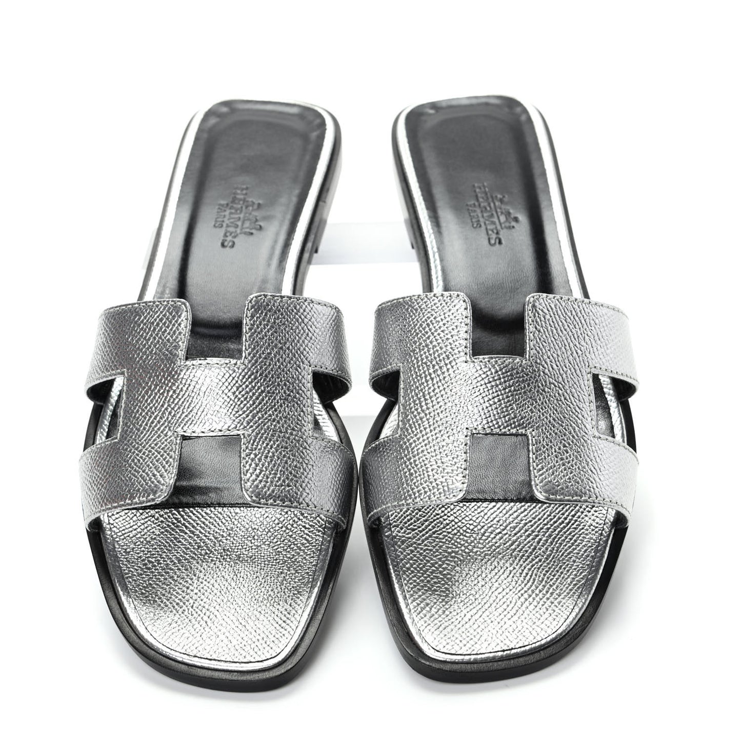 Metallic Epsom Oran Sandals 37 Gris Argente