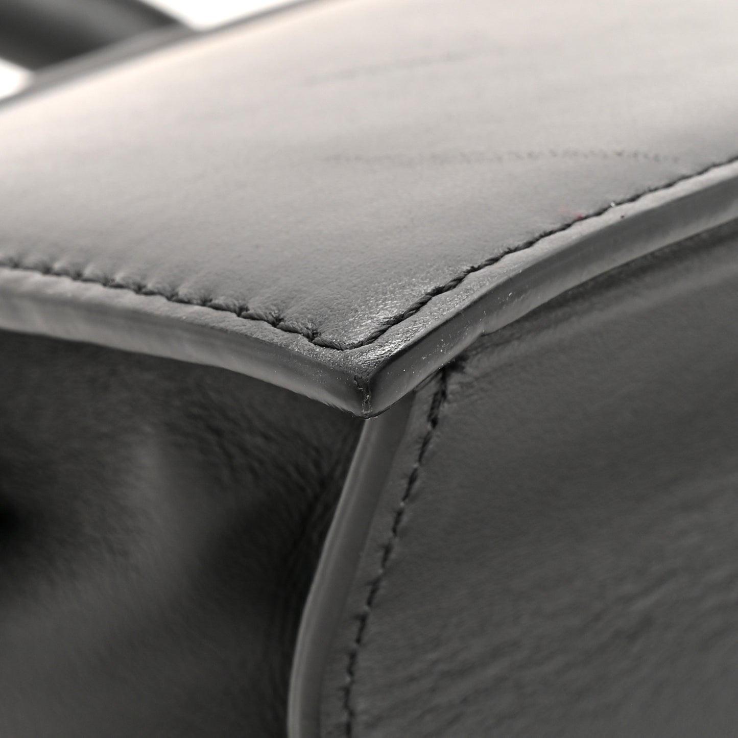 Smooth Calfskin Le Chiquito Moyen Black