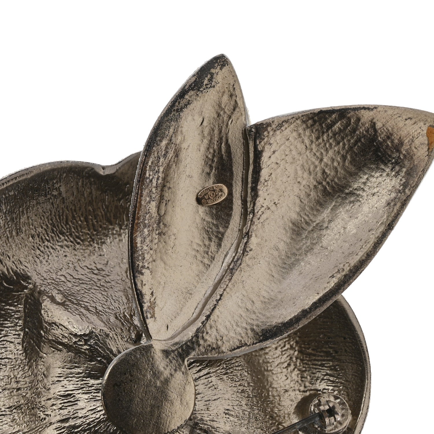 CHANEL アイボリーフラワーブローチ Chanel Pearl Crystal CC Camellia Pin Brooch Ivory 1772532