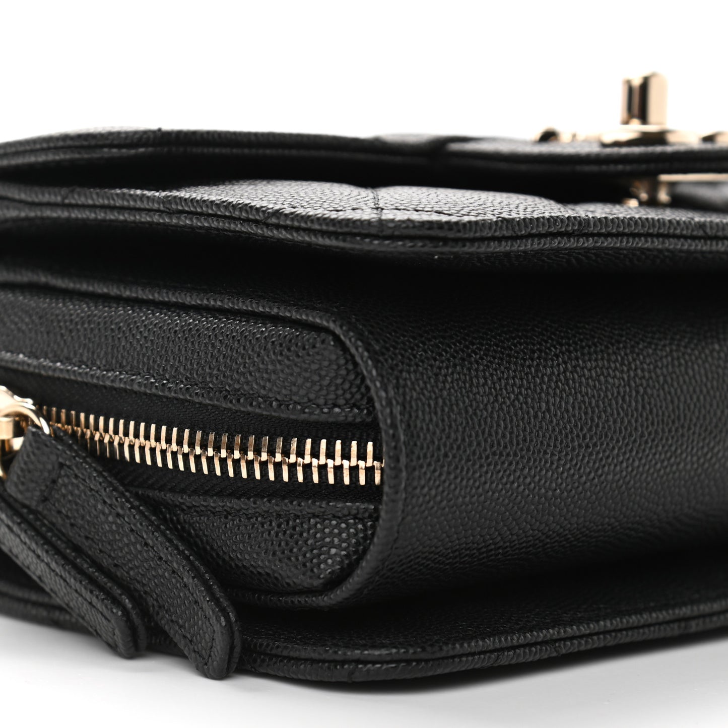 Caviar Quilted Like A Wallet Flap Black