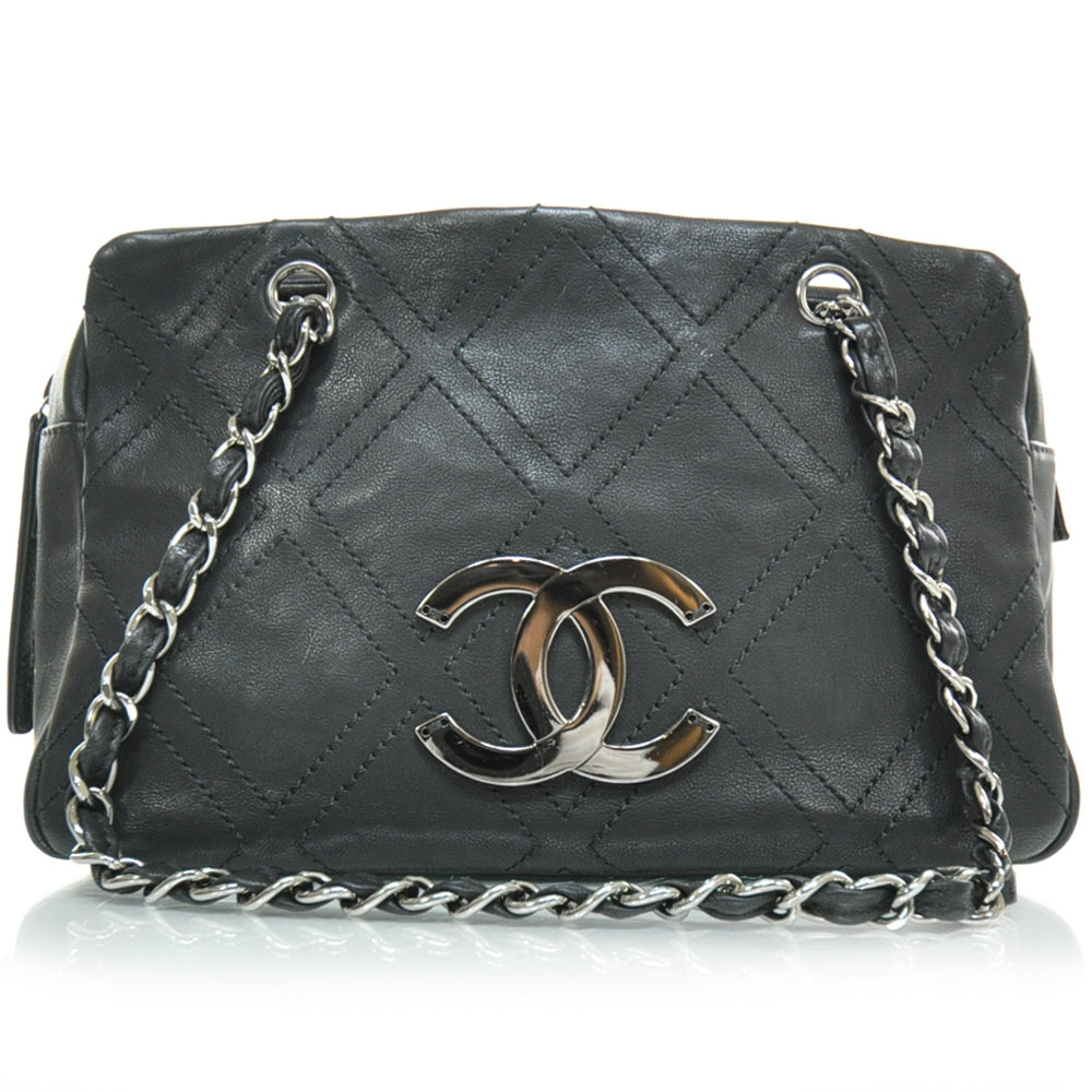Caviar Small Diamond Stitch Tote Black