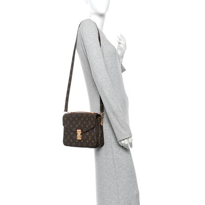 Louis Vuitton Monogram Pochette Metis 2 of 10