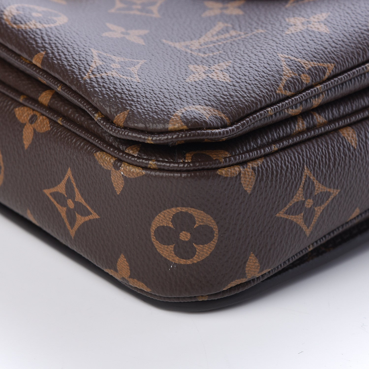Louis Vuitton Monogram Pochette Metis 10 of 10