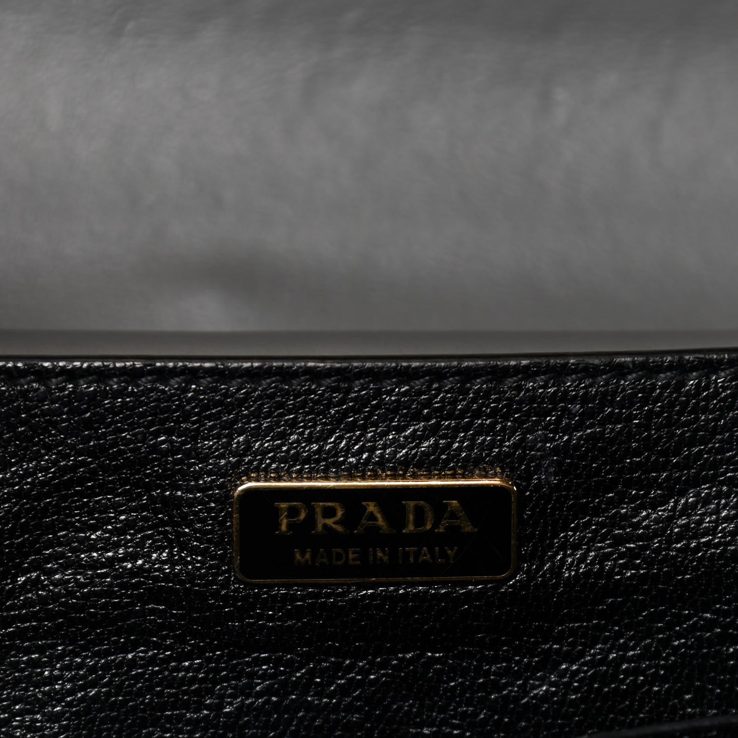 City Calfskin Saffiano Cahier Bag Mercurio Black