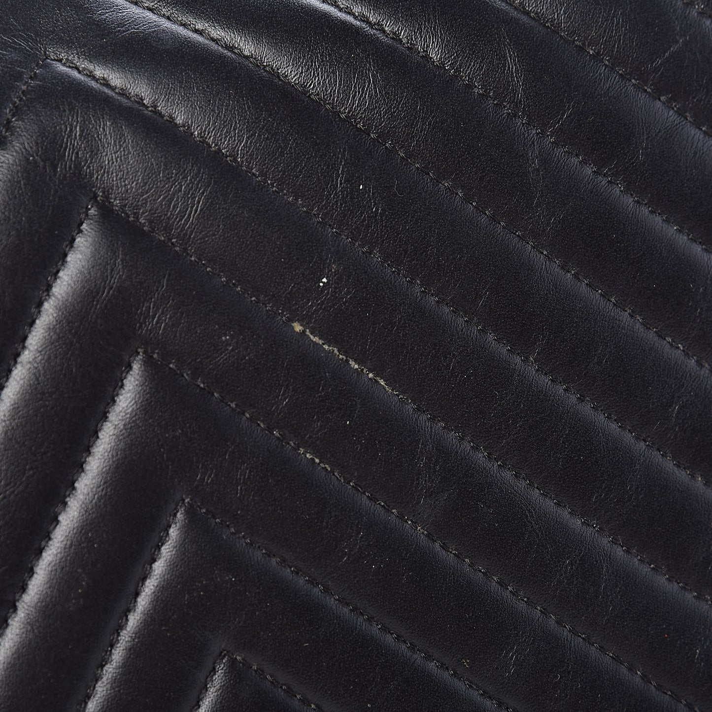Aged Calfskin Chevron Quilted Reissue 2.55 Clutch Black
