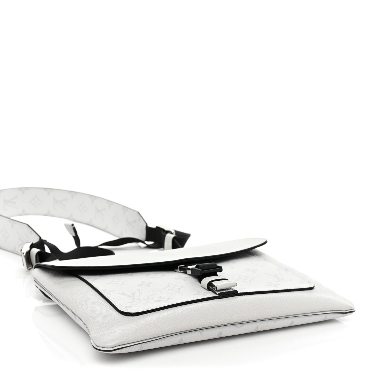 Louis Vuitton Taigarama Outdoor Flap Messenger White 4 of 8