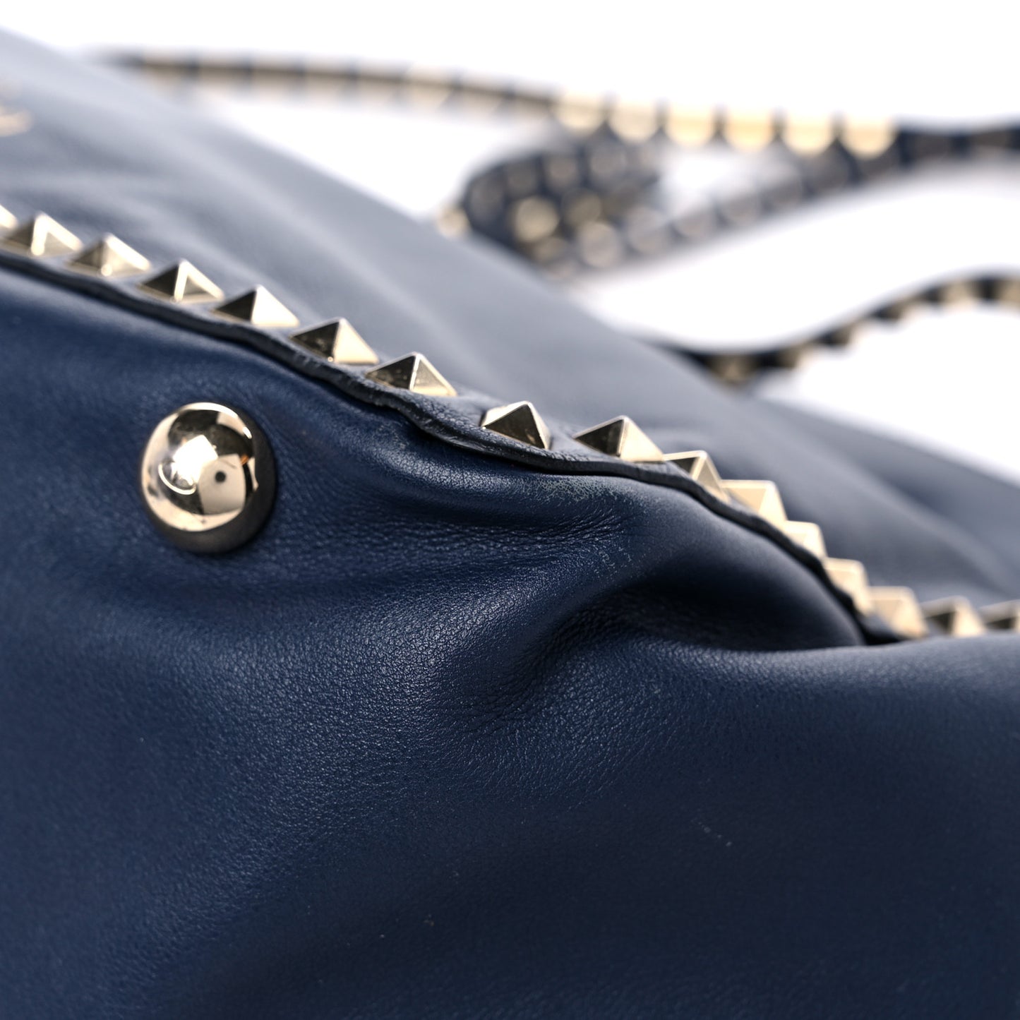 Vitello Medium Rockstud Tote Marine