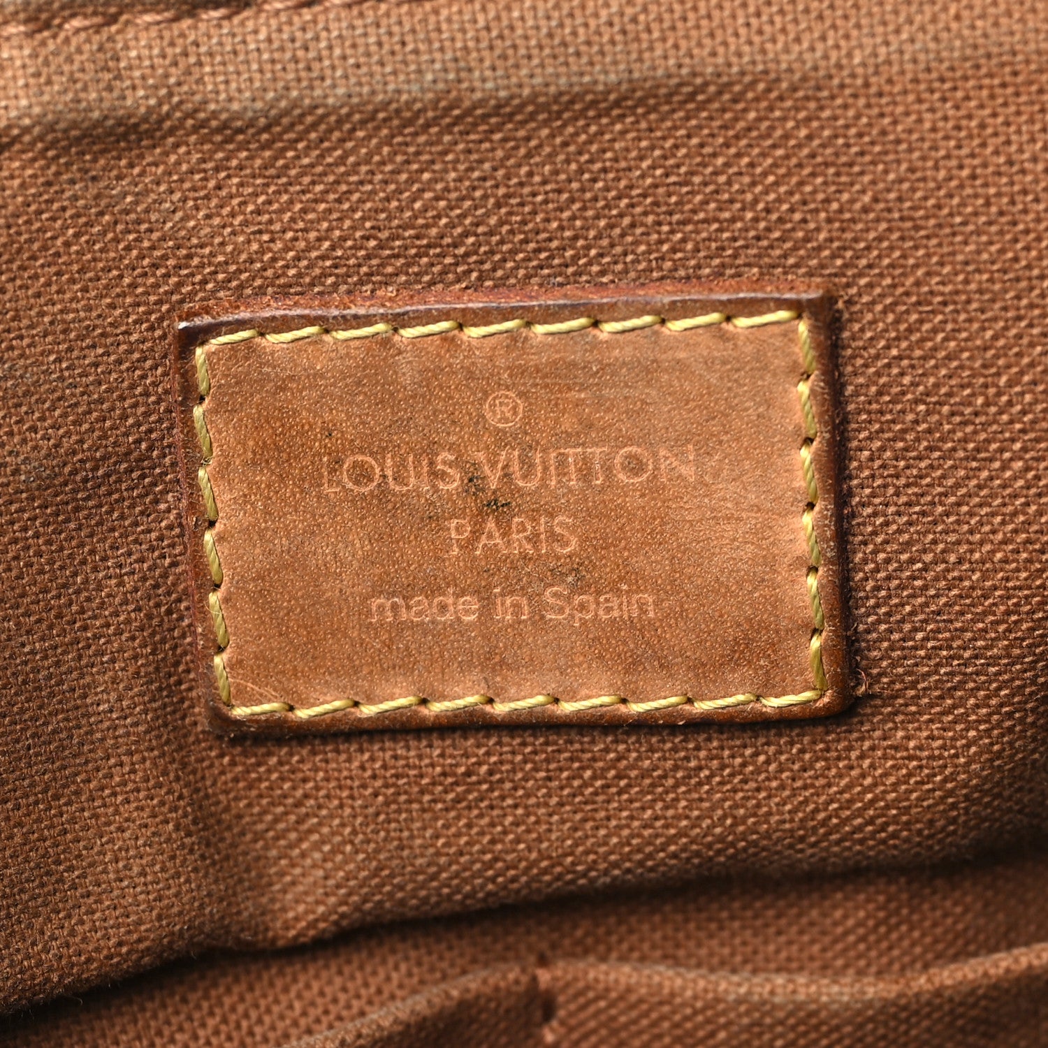 Louis Vuitton Monogram Beaubourg MM Messenger Bag 6 of 9