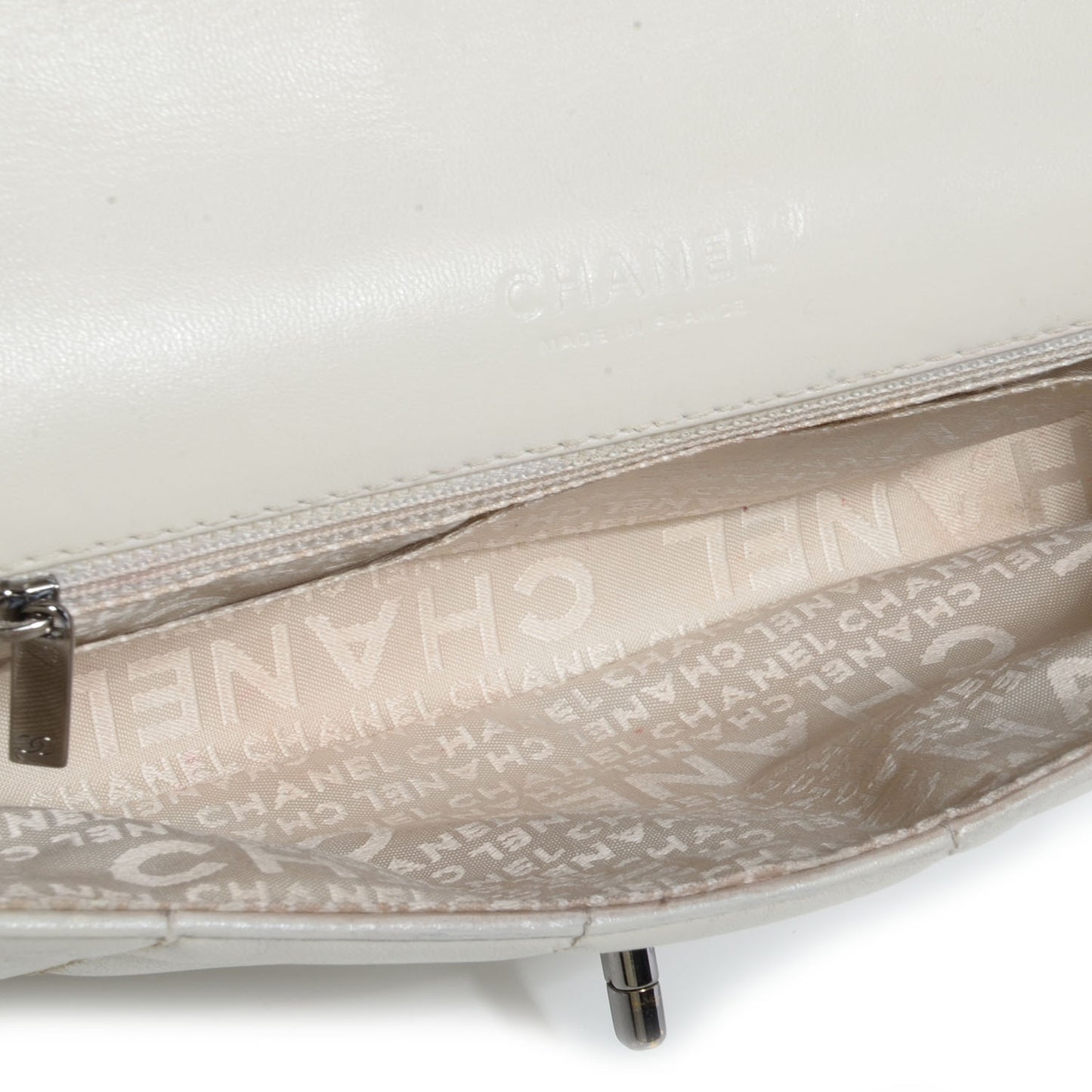 Lambskin Chocolate Bar 5 Chain Flap White