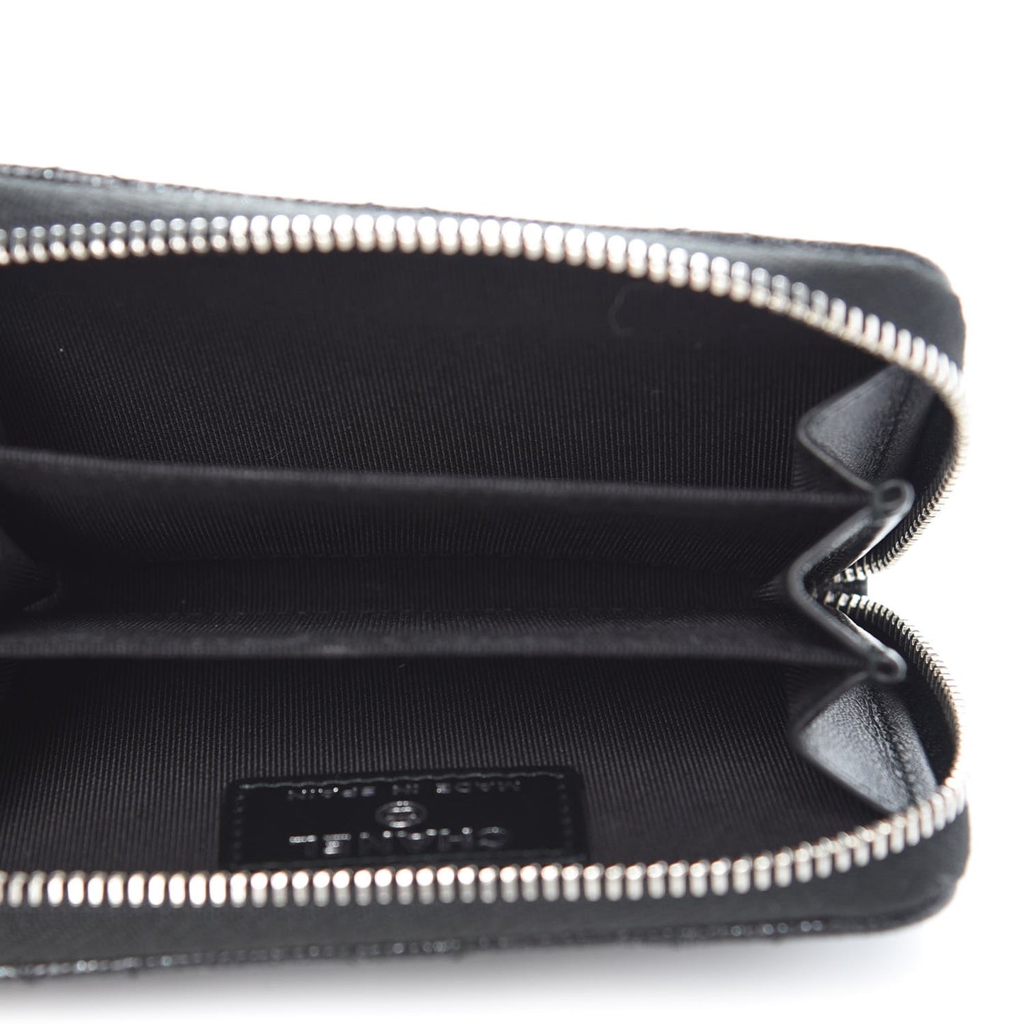 Iridescent Caviar Quilted Zip Coin Purse Black