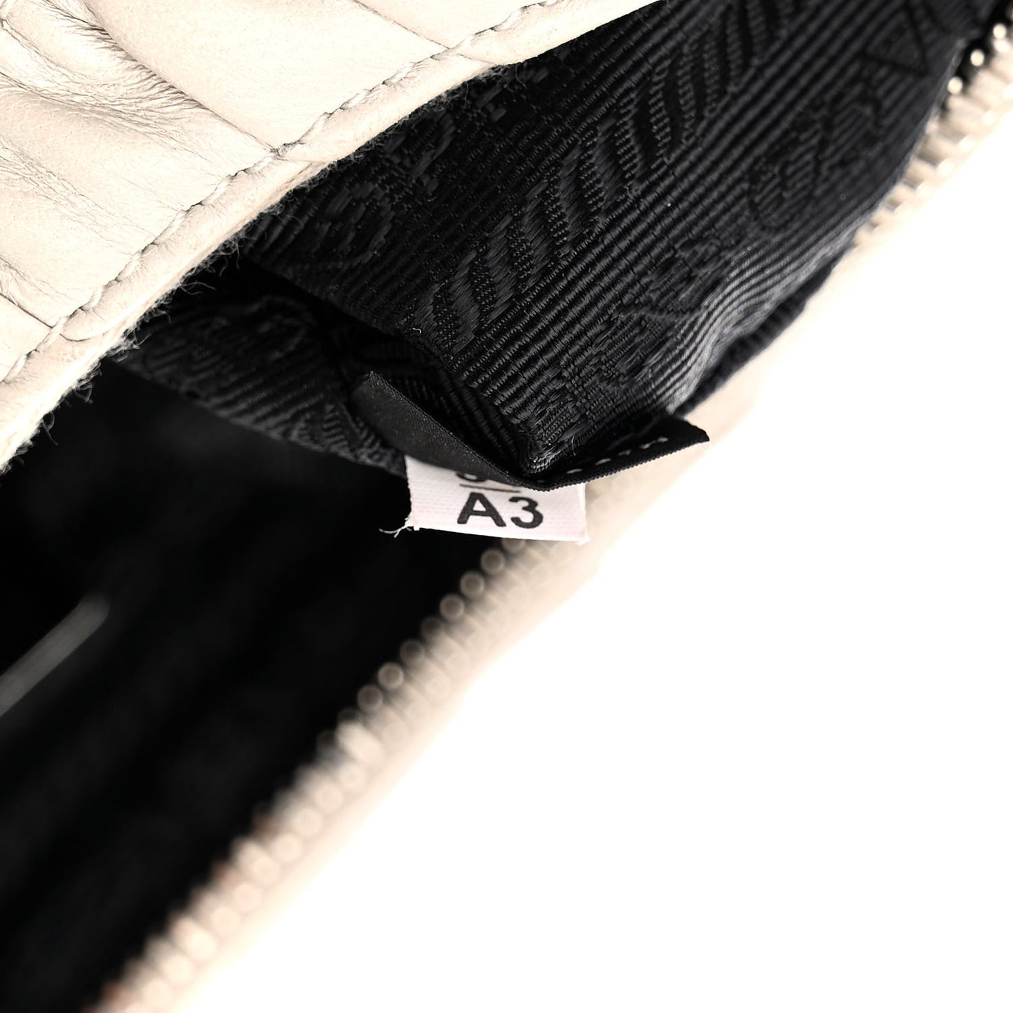 Nappa Gaufre Re-Edition 2005 Shoulder Bag Talco