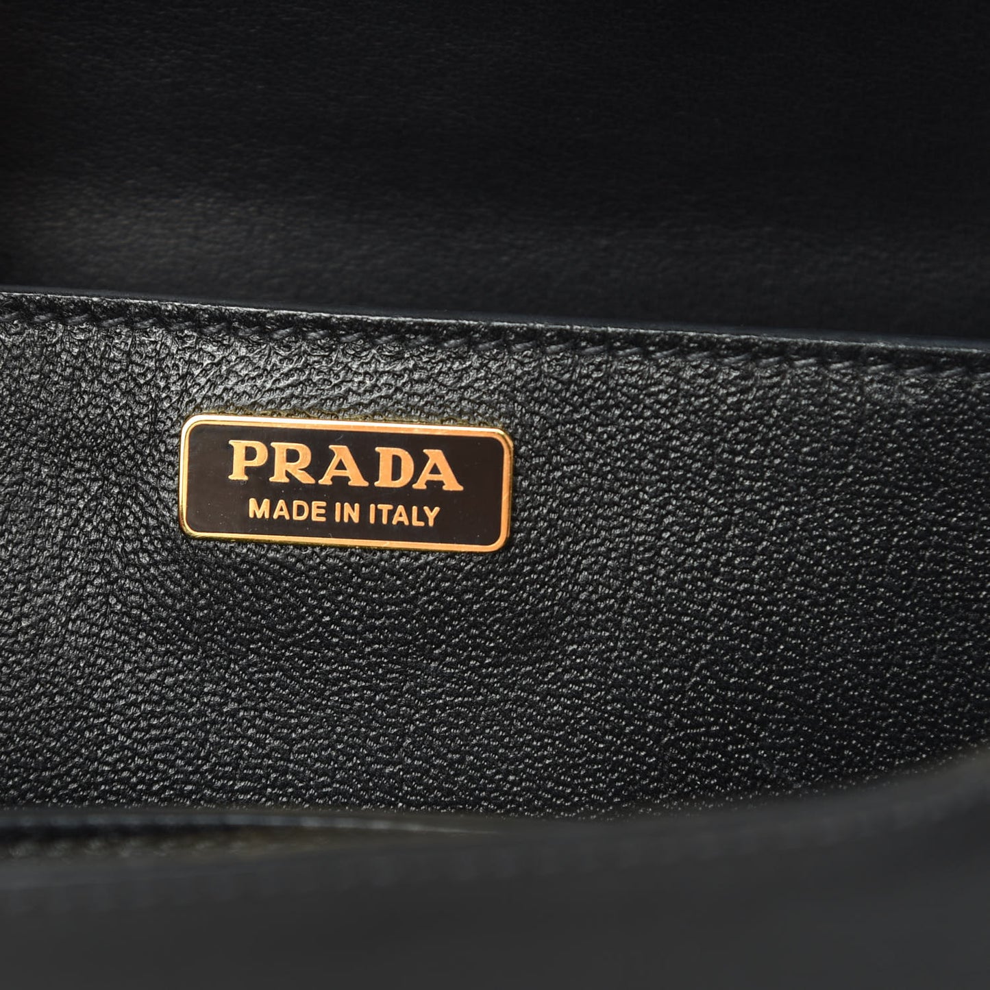 City Calf Saffiano Cahier Bag Black