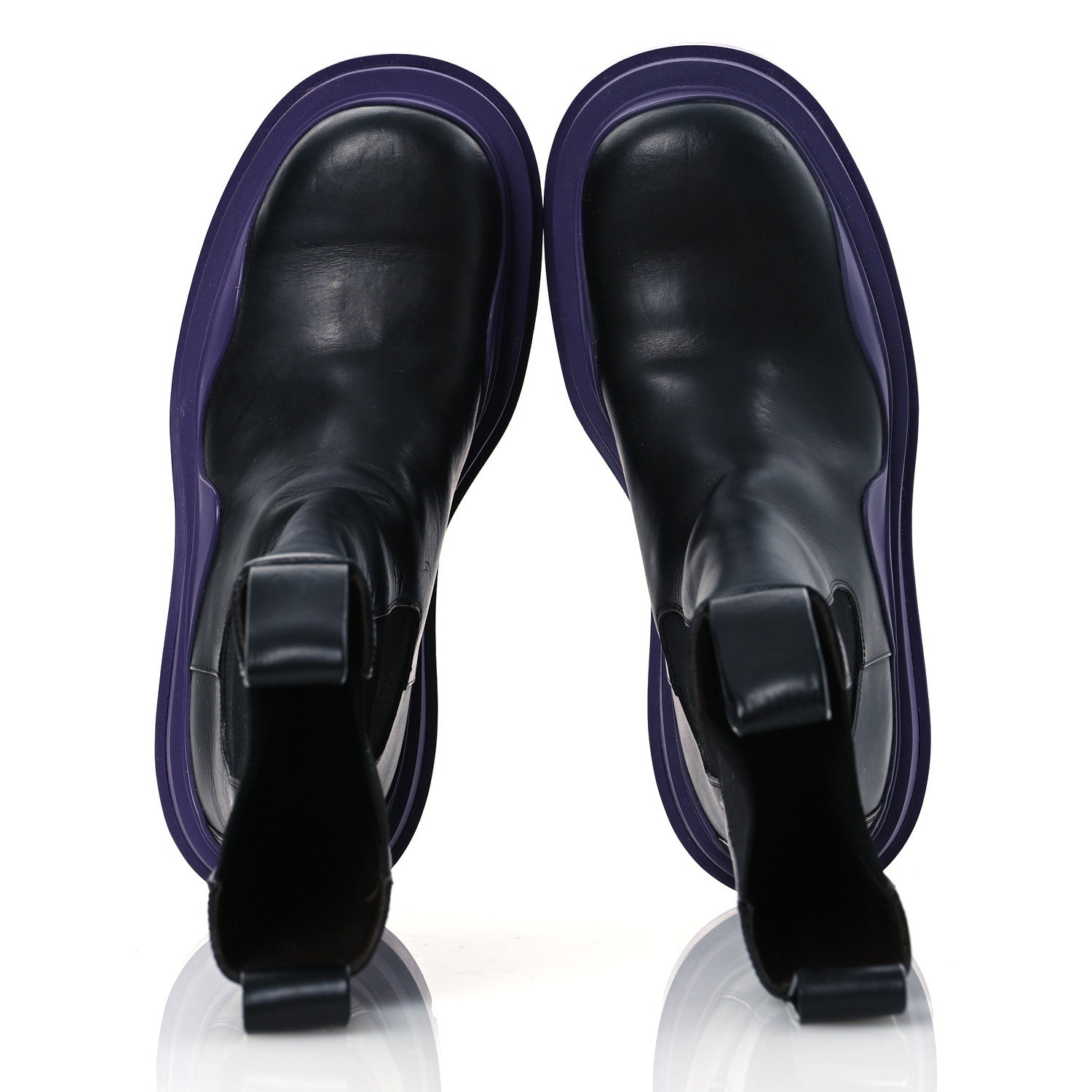 Bottega Veneta Calfskin The Tire Chelsea Boots 38 Black Plum 2 of 13