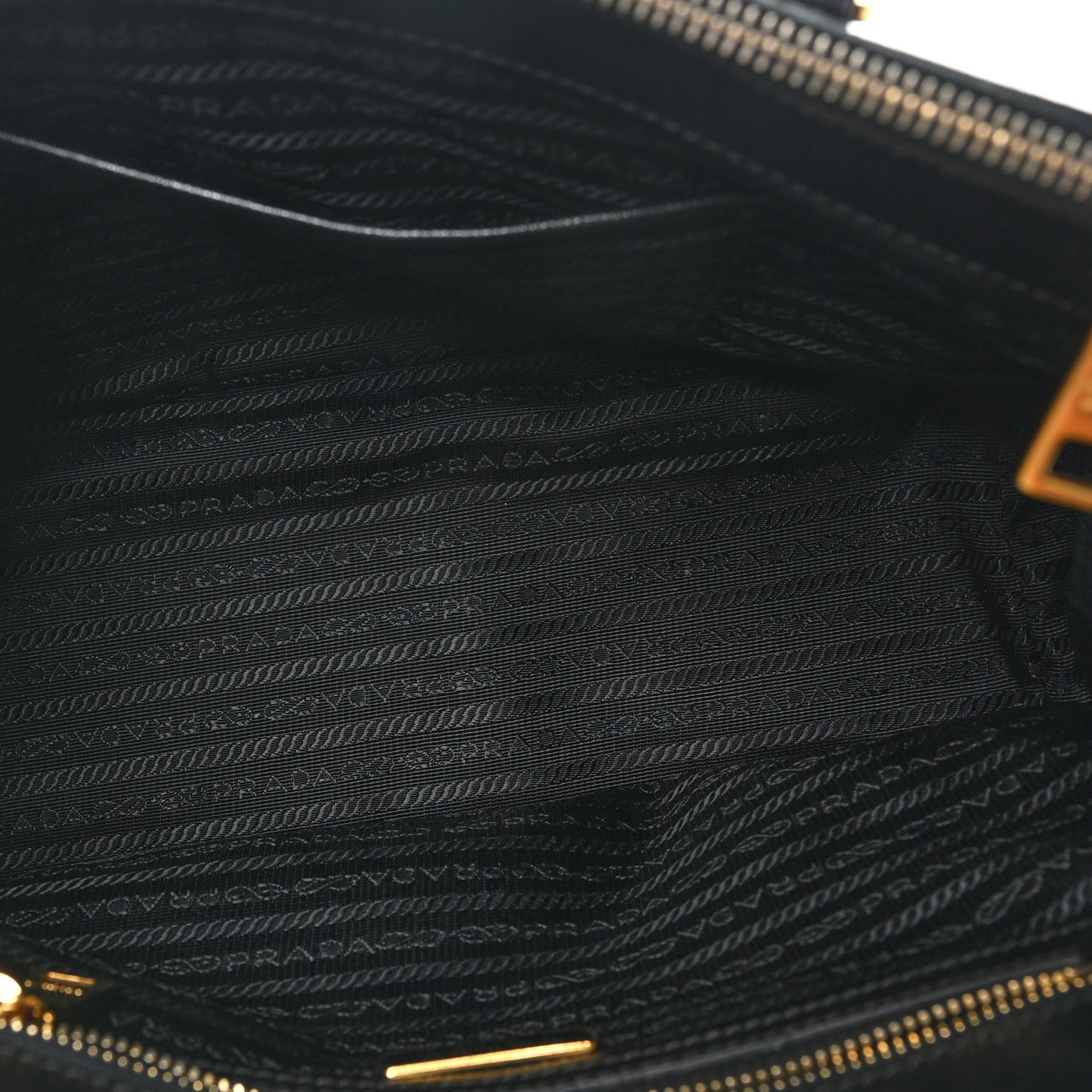 Saffiano Medium Galleria Double Zip Tote Black