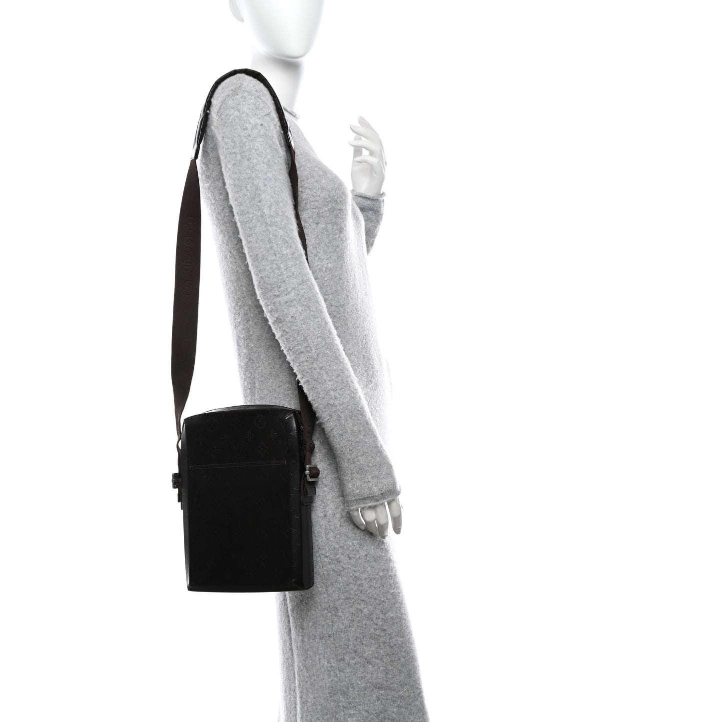 Monogram Glace Bobby Brown