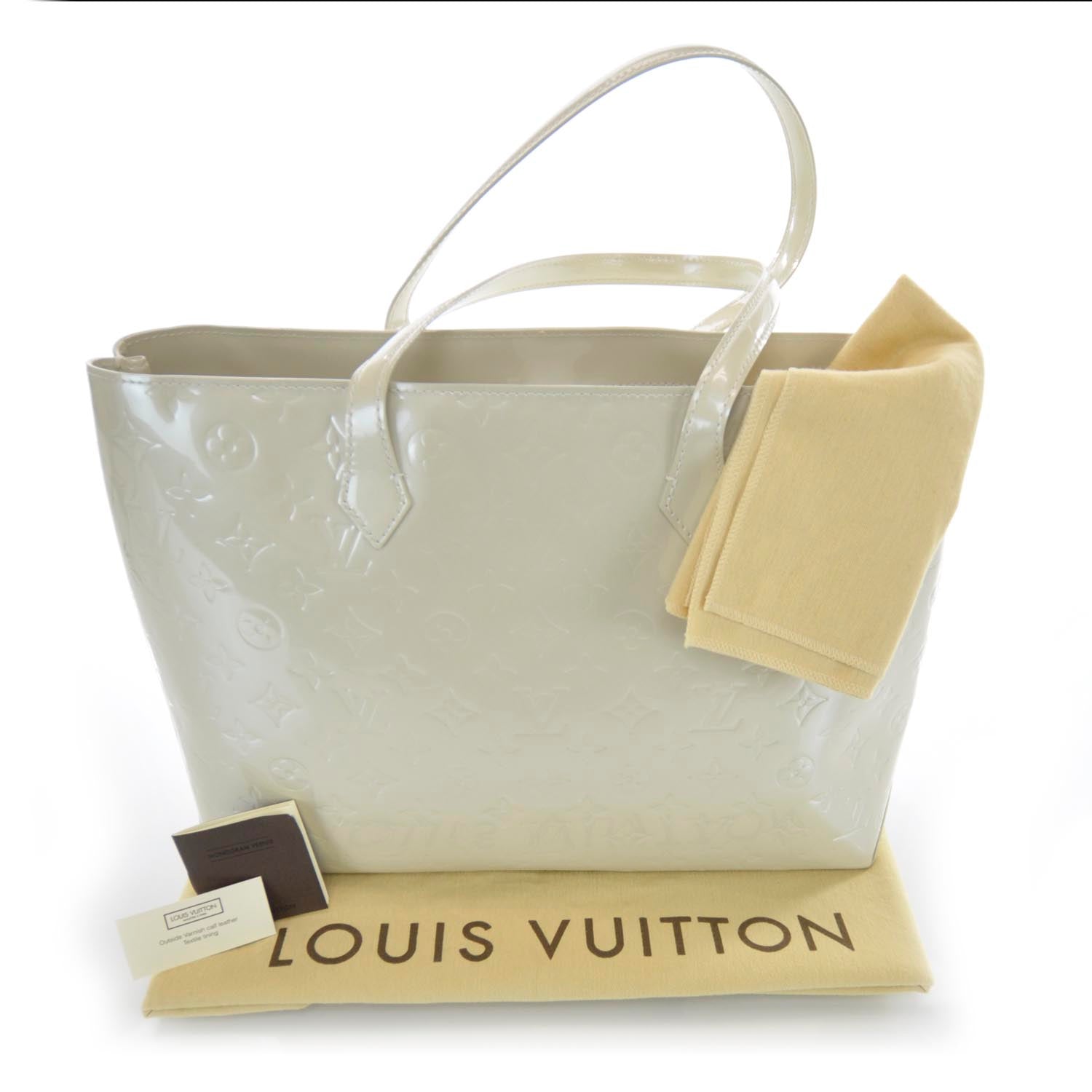Louis Vuitton Vernis Wilshire MM Blanc Corail 3 of 10