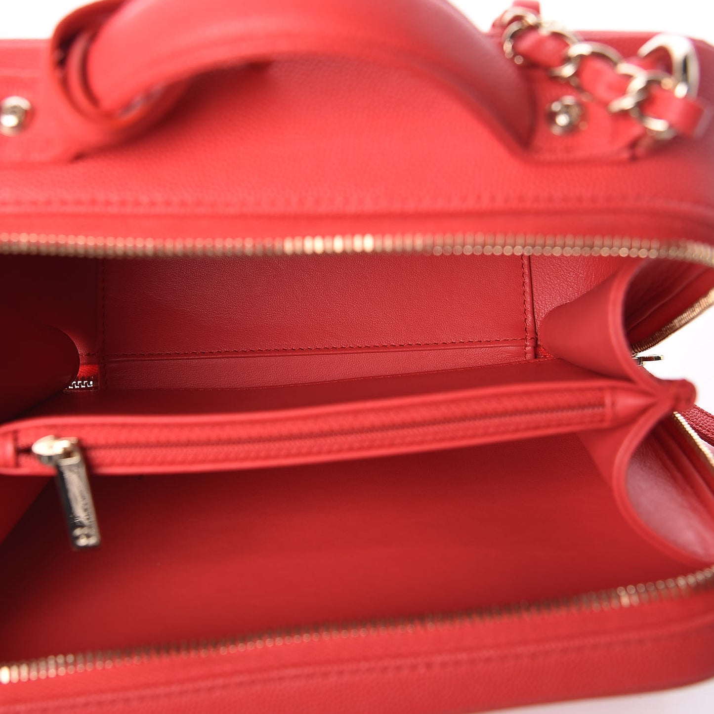 Caviar Quilted Medium CC Filigree Vanity Case Red