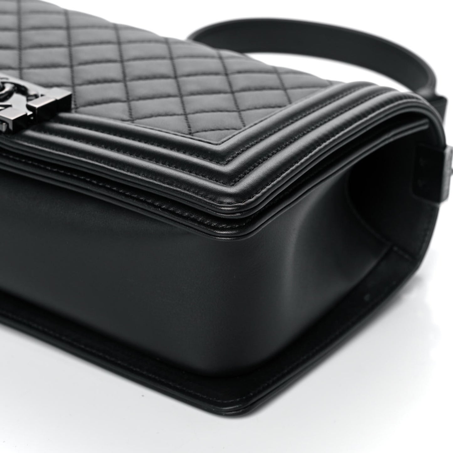 Calfskin Quilted Medium Boy Flap So Black