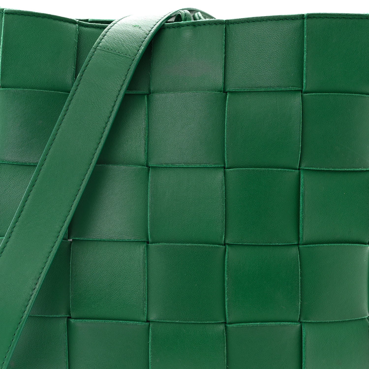 Bottega Veneta Lambskin Maxi Intrecciato Cassette Messenger Racing Green 8 of 11