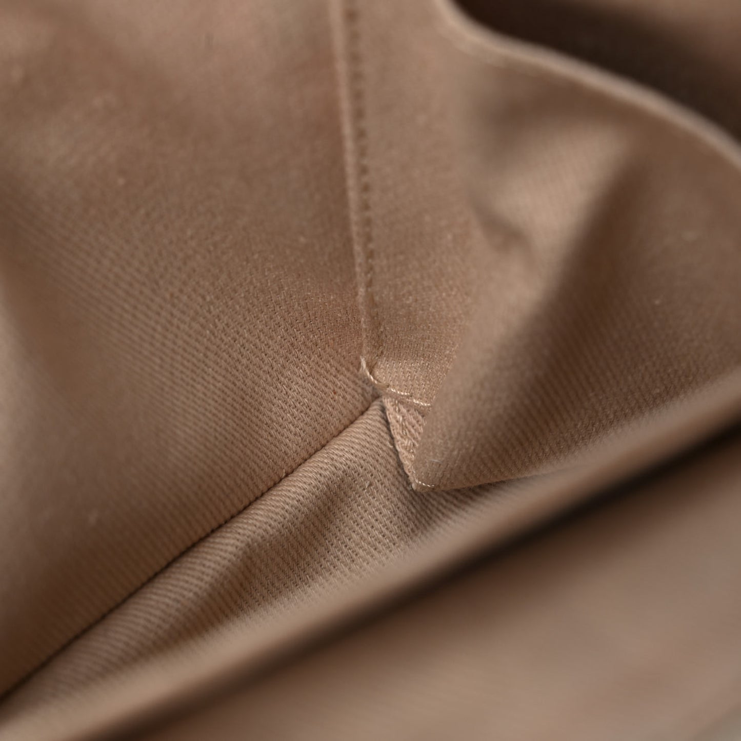Calfskin Diagonal Ligne Medium Flap Beige