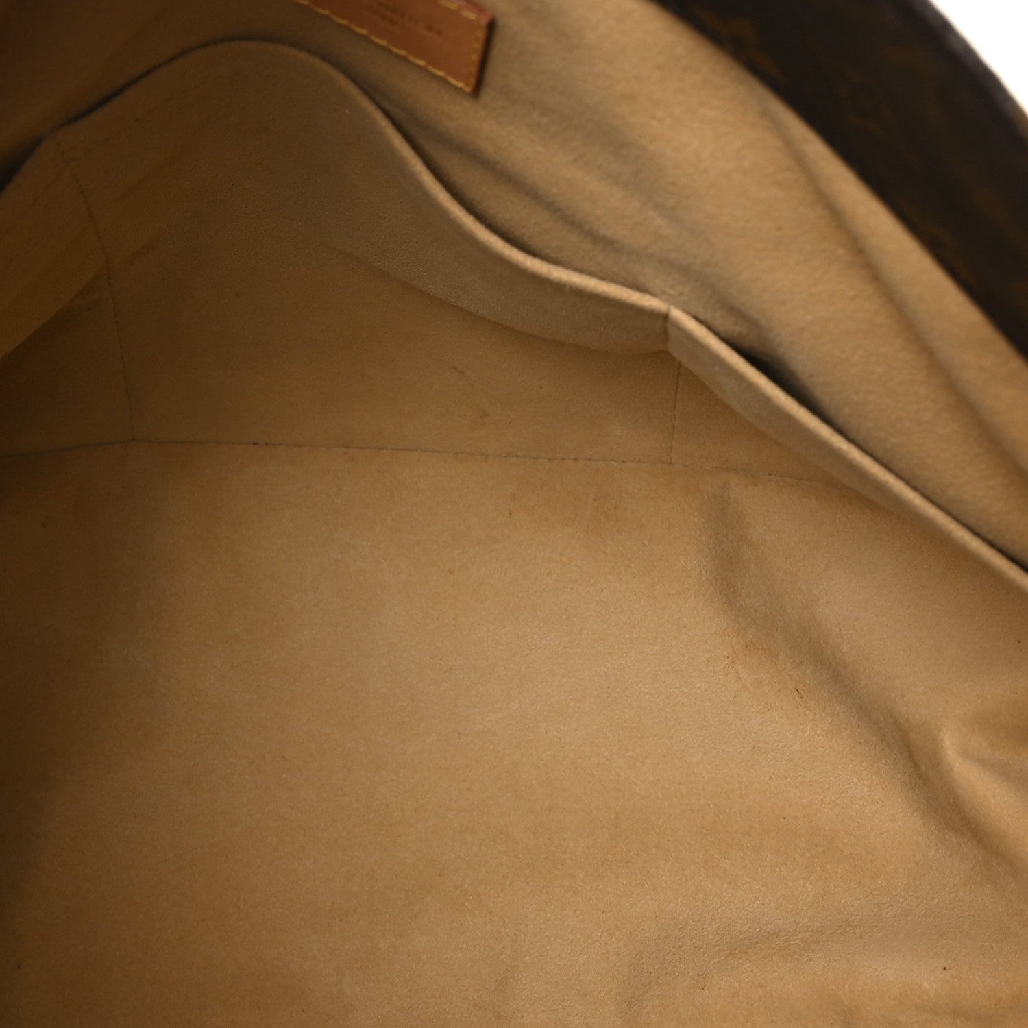 Louis Vuitton Monogram Artsy MM 5 of 9