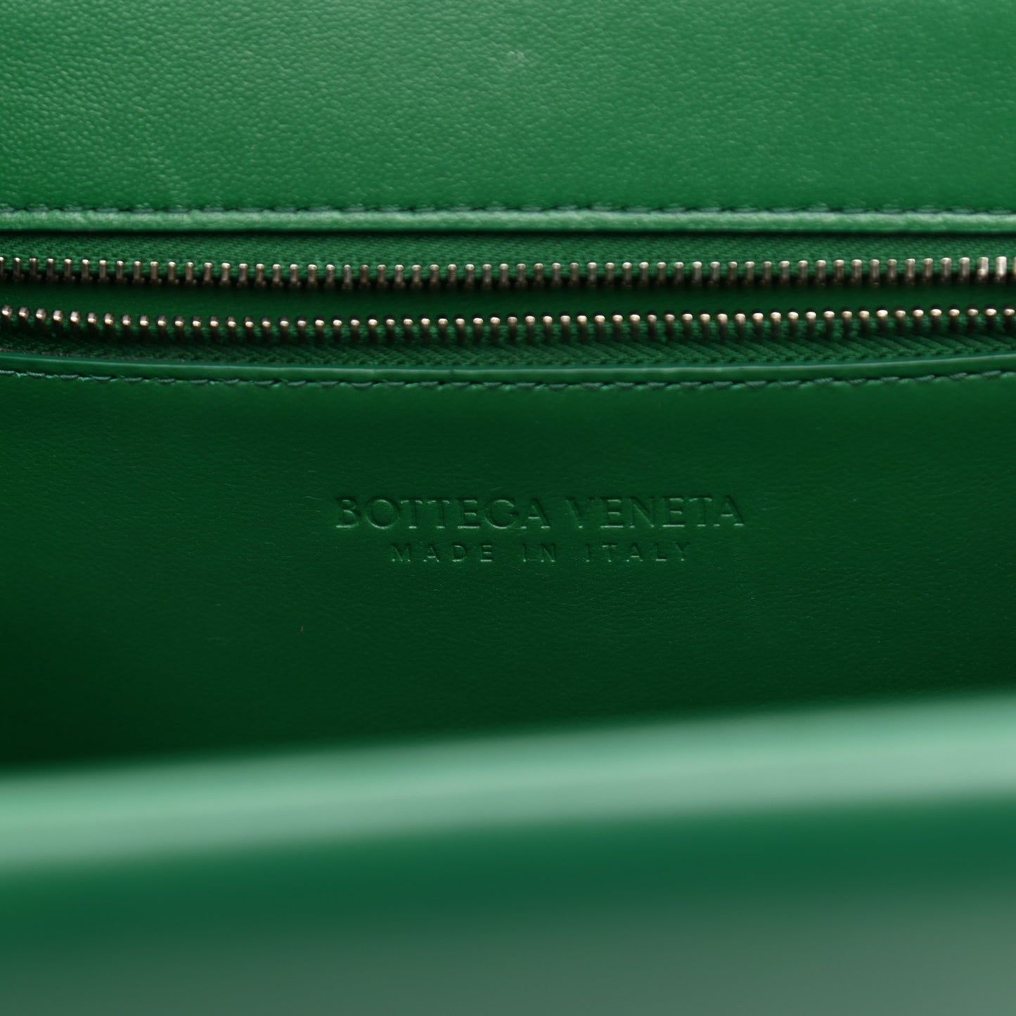 Box Calfskin Nappa Clip Bag Racing Green