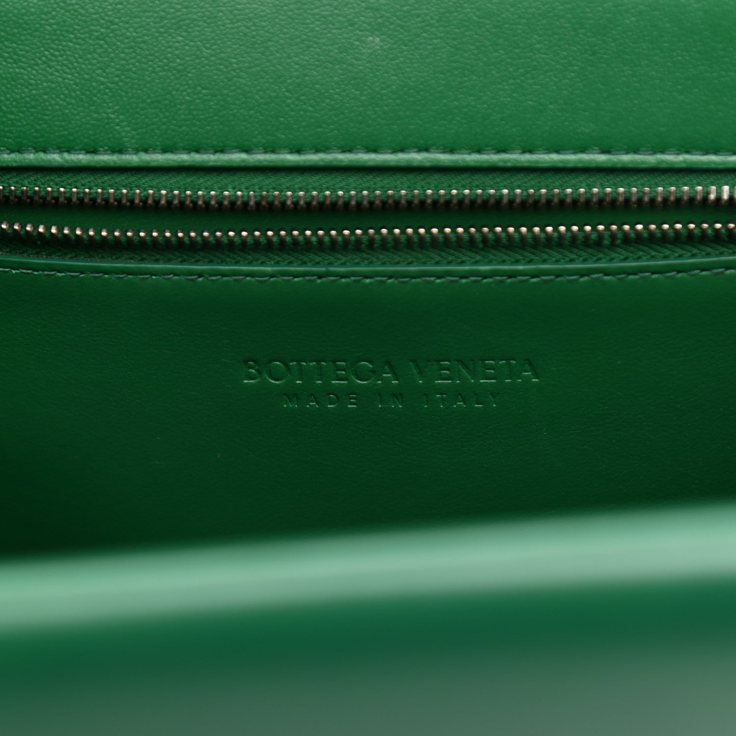 Bottega Veneta Box Calfskin Nappa Clip Bag Racing Green 6 of 16