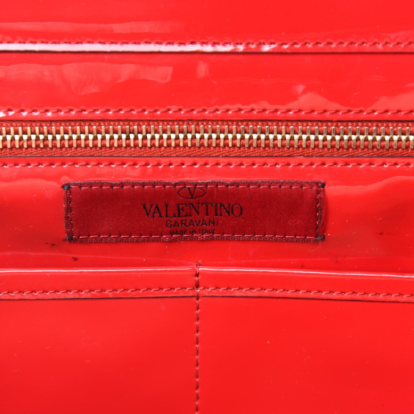 Patent Monochrome Medium Rockstud Tote Rosso Valentino