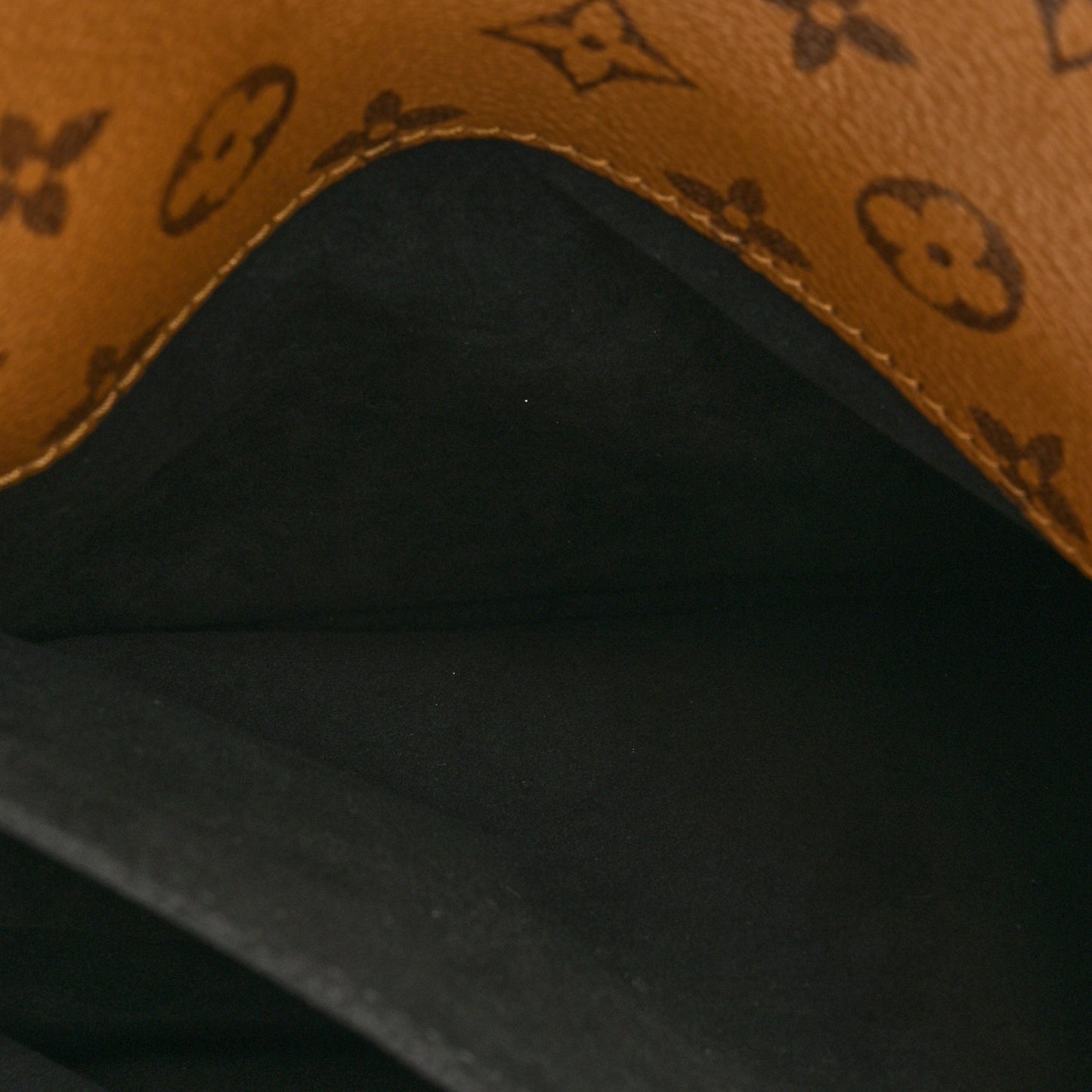 Reverse Monogram Pochette Metis