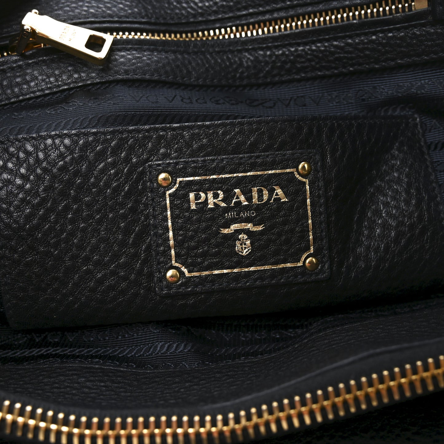 Vitello Daino Shopping Tote Black