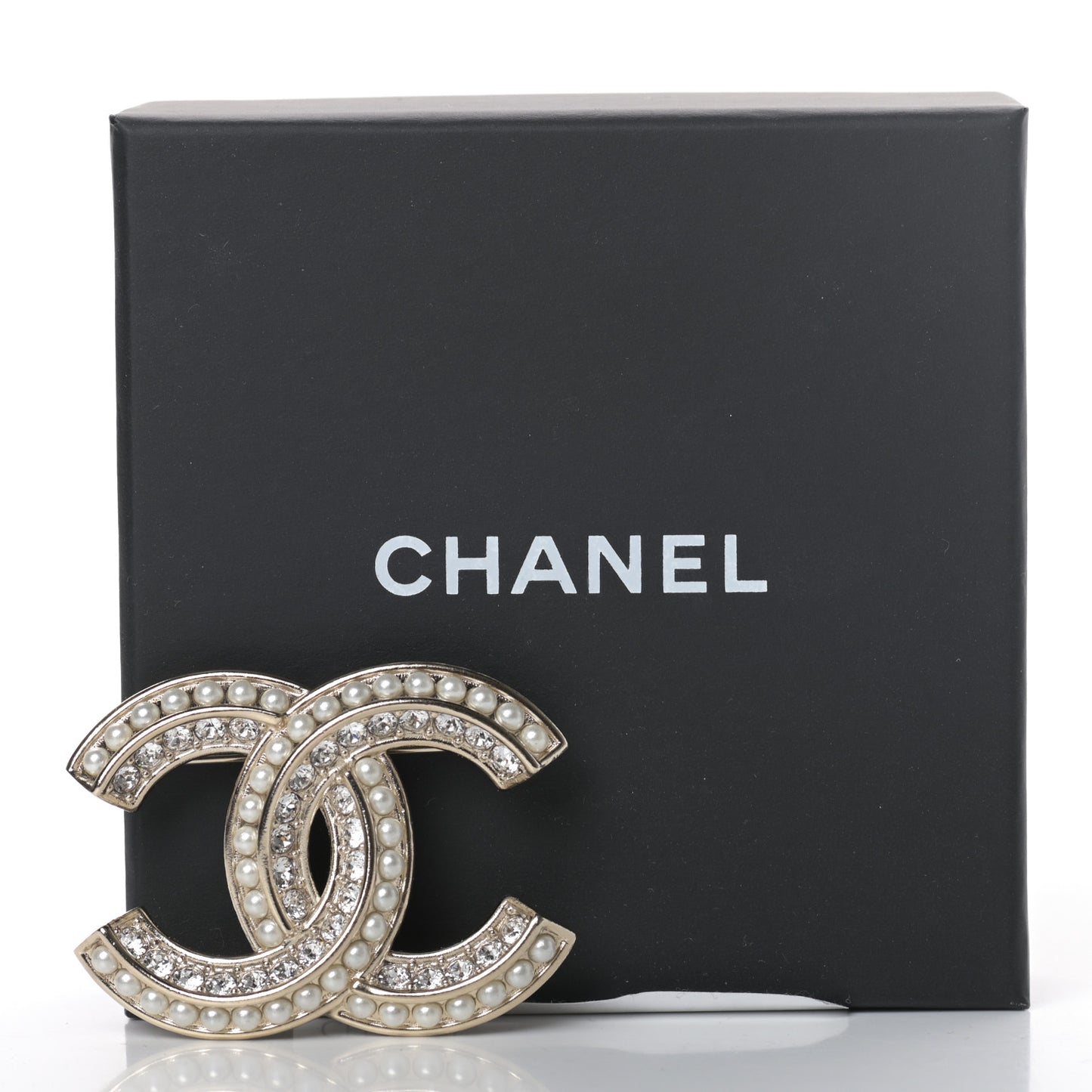 Crystal Pearl Chain Mania CC Brooch Gold