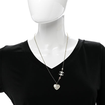 Chanel Resin Crystal CC Heart Necklace Pearly White Gold 2 of 4