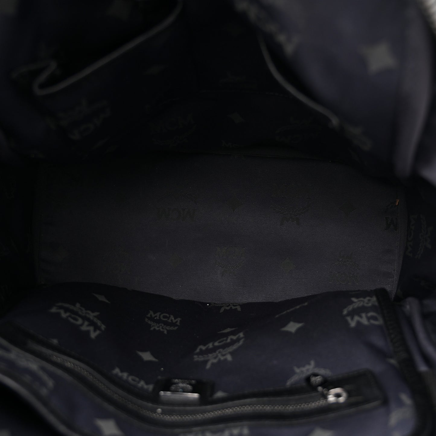 Visetos Studded Medium Dual Stark Backpack Black