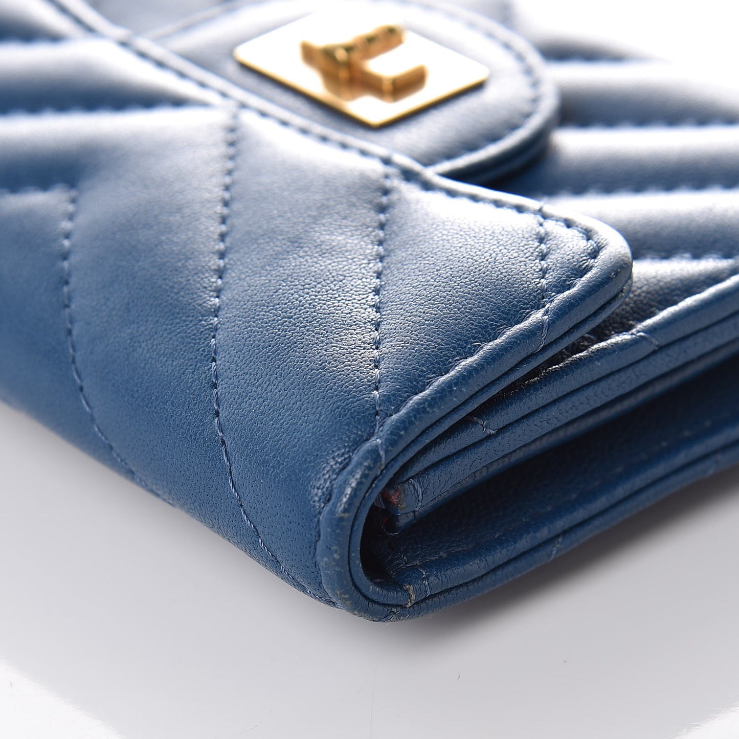 Sheepskin Chevron Quilted Reissue Card Holder Blue