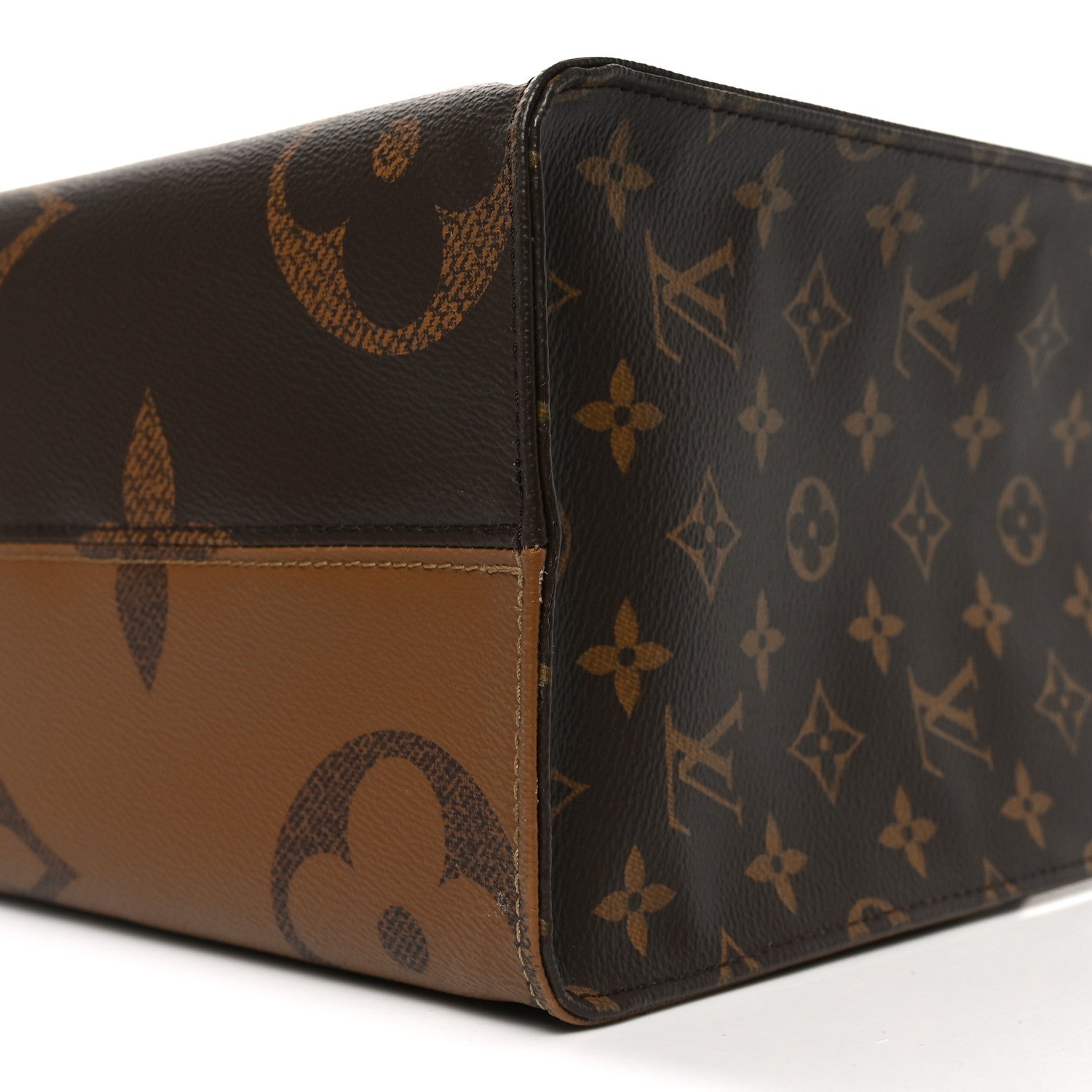 Louis Vuitton Reverse Monogram Giant Onthego MM 9 of 9