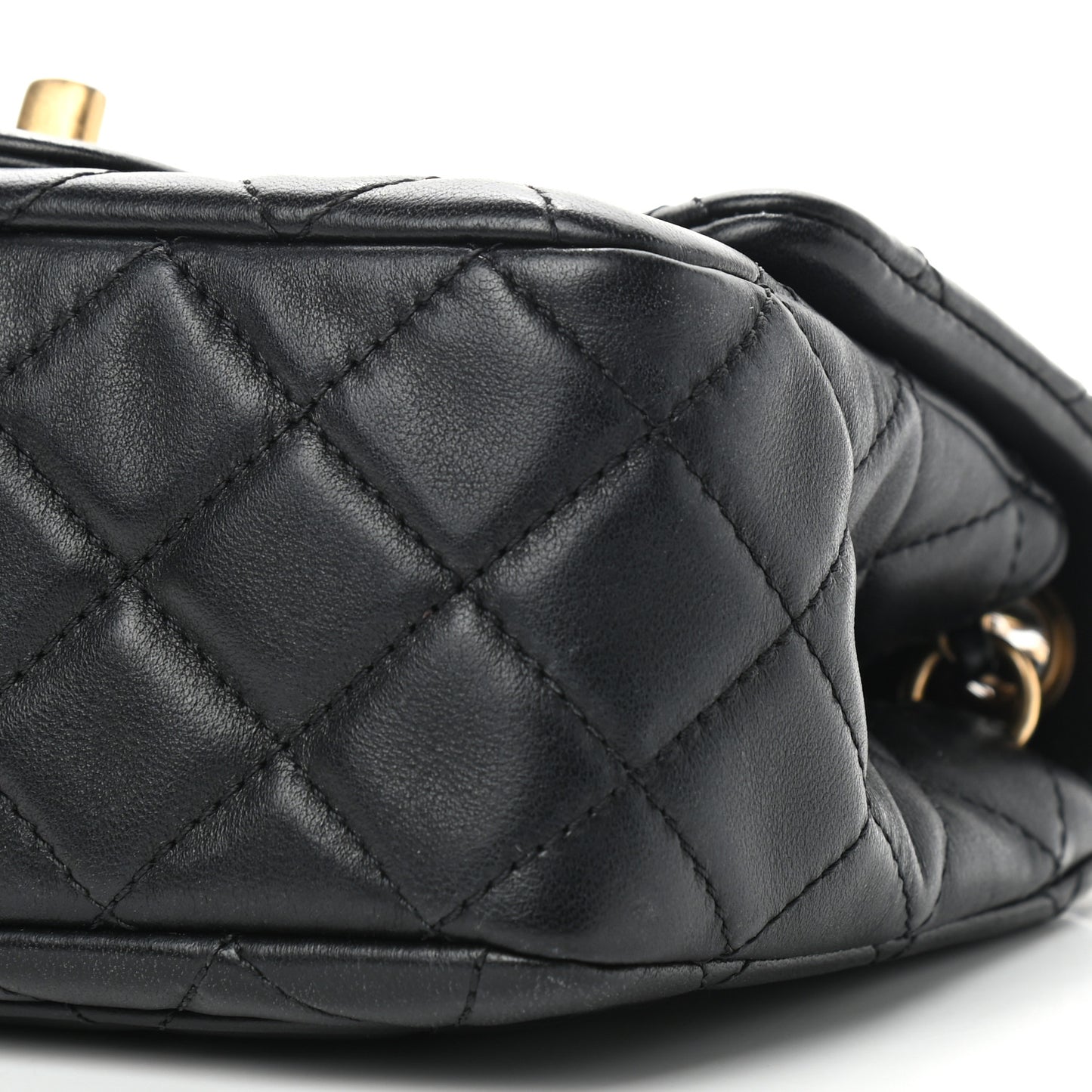 Lambskin Quilted Mini Pearl Crush Flap Black