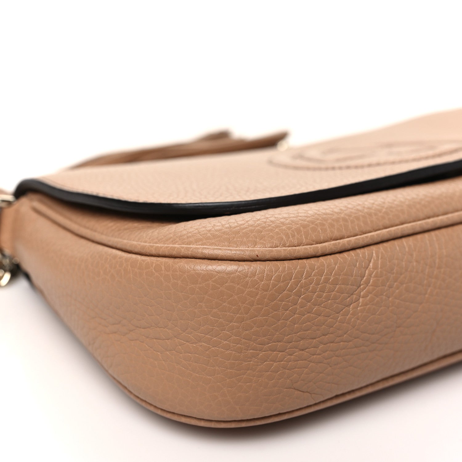 Gucci Pebbled Calfskin Medium Soho Flap Crossbody Camelia 9 of 10