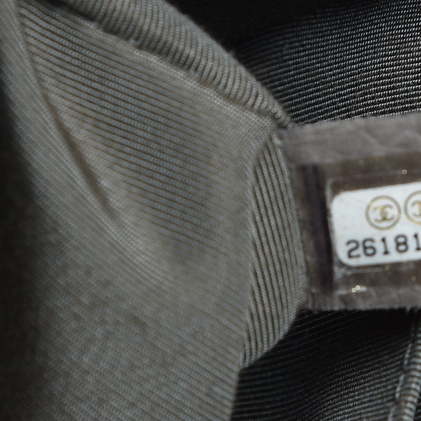 Caviar Quilted Medium Boy Flap Grey