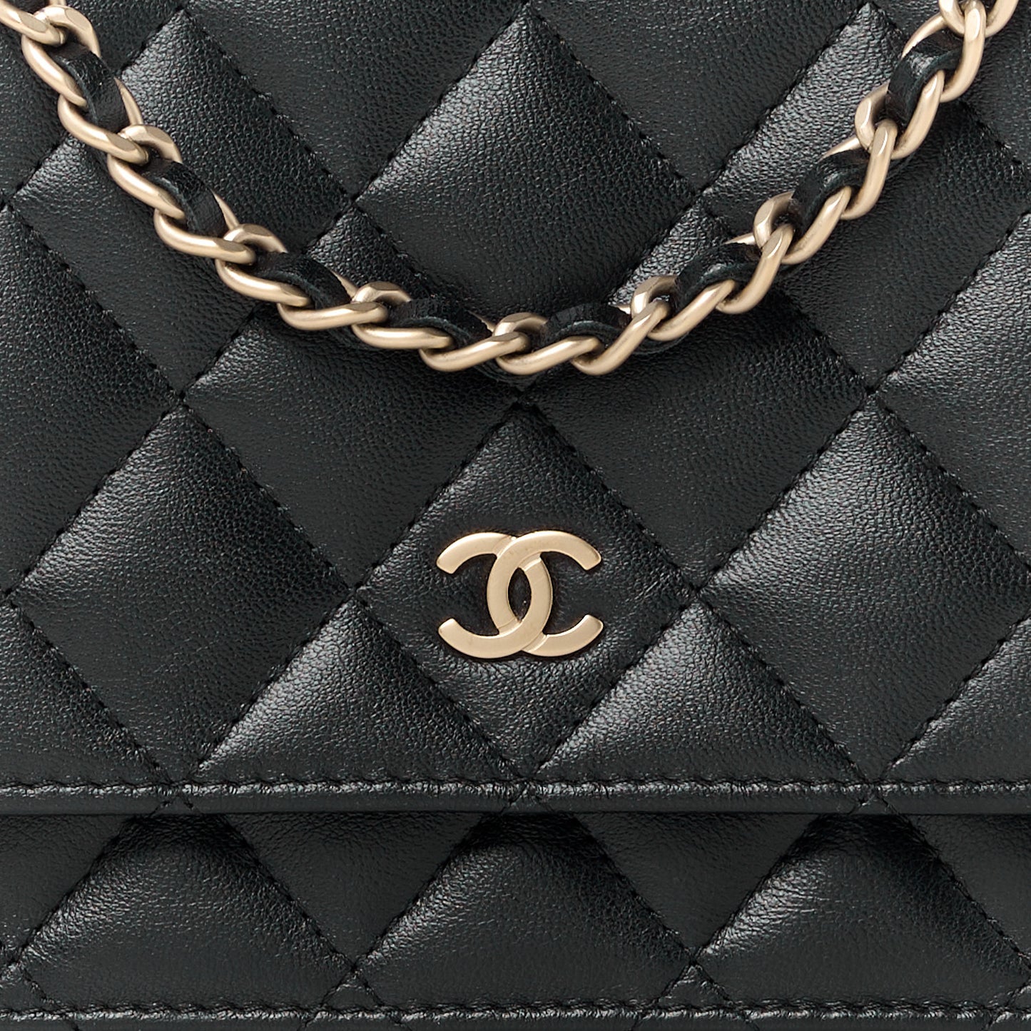 Lambskin Quilted Wallet On Chain WOC Black