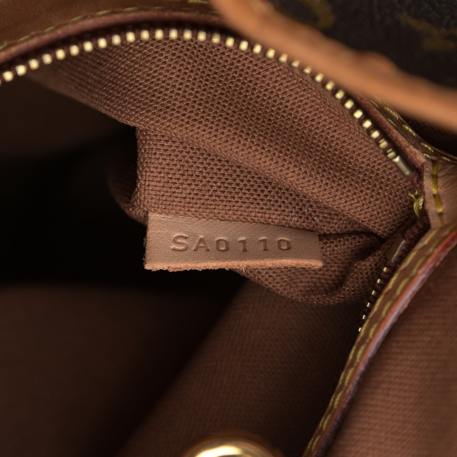 Louis Vuitton Monogram Batignolles Vertical 7 of 19
