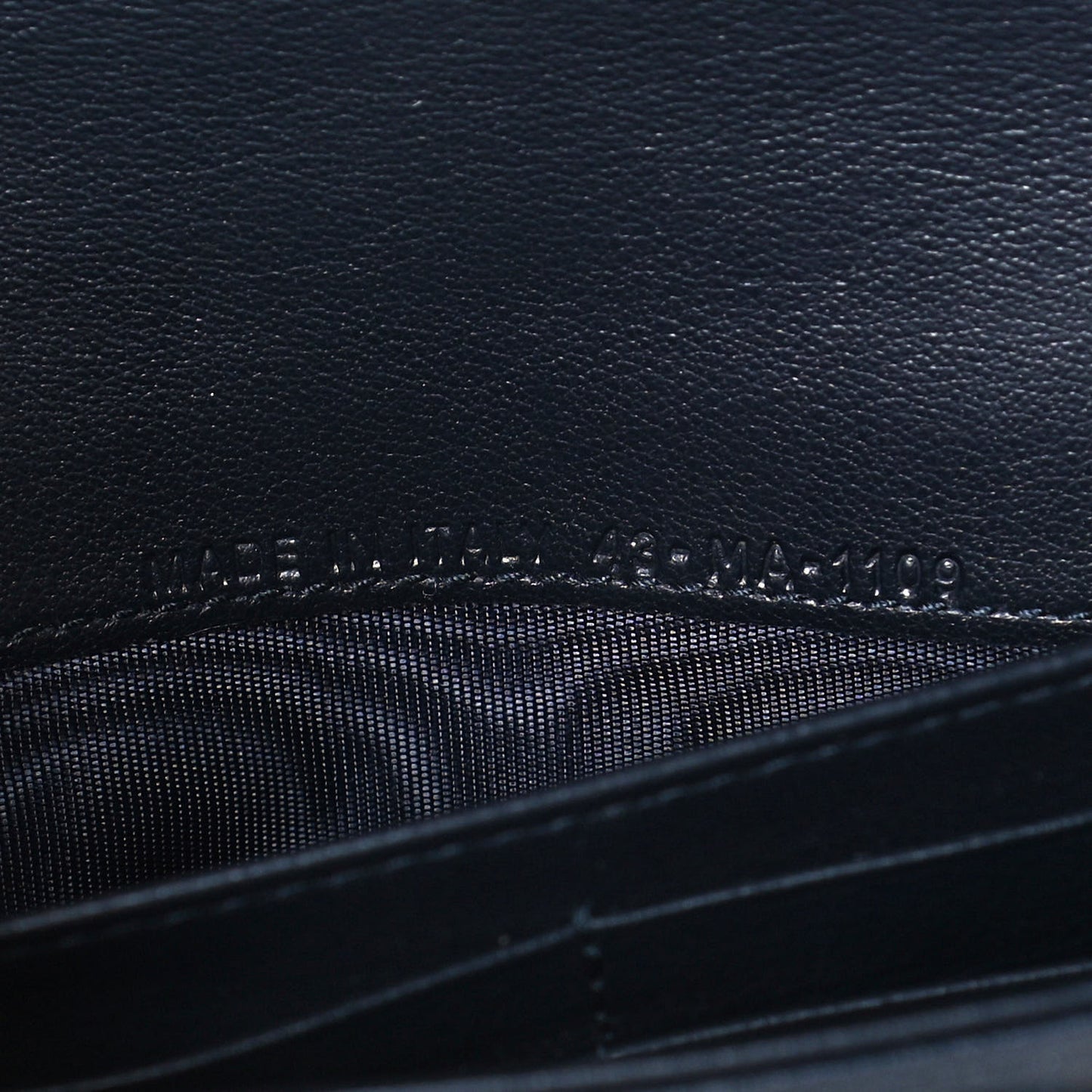 Oblique Saddle Chain Long Wallet Blue