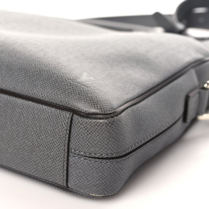 Louis Vuitton Taiga Porte-Documents Voyage PM Glacier 8 of 8