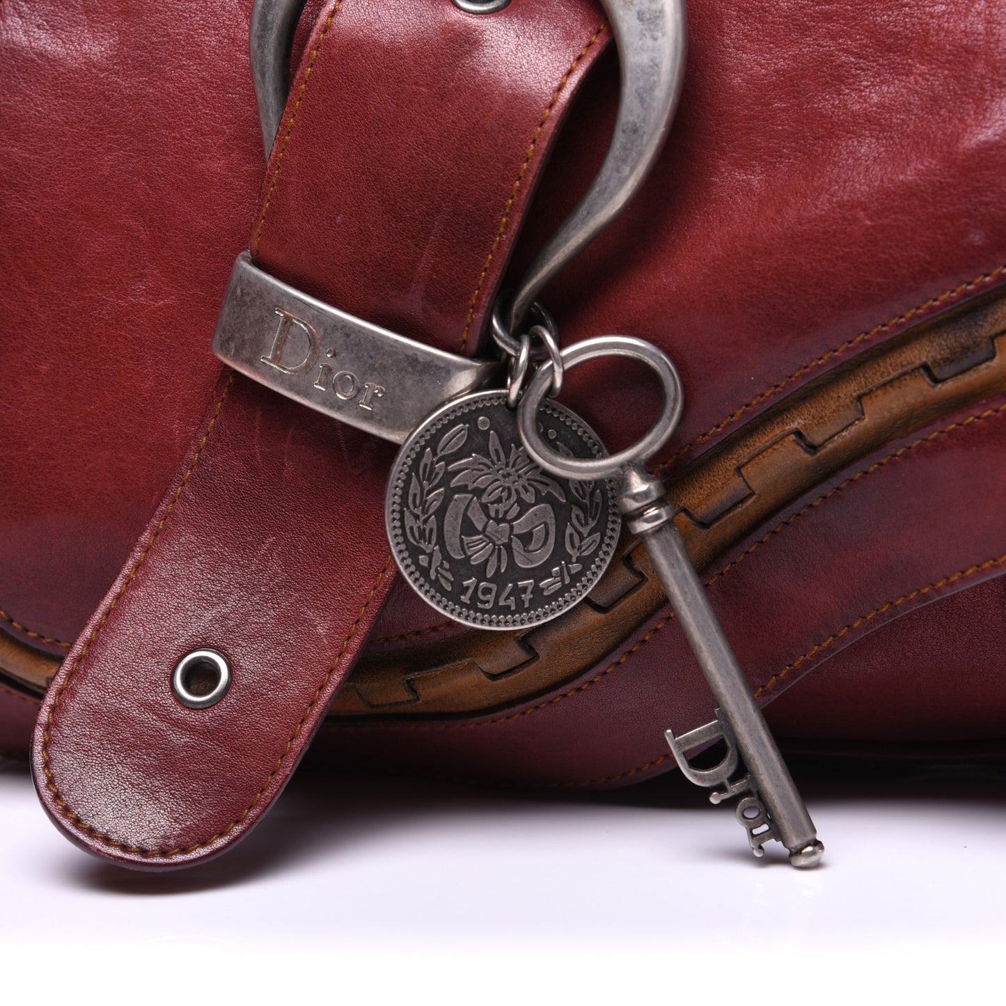 Calfskin Medium Gaucho Double Saddle Red