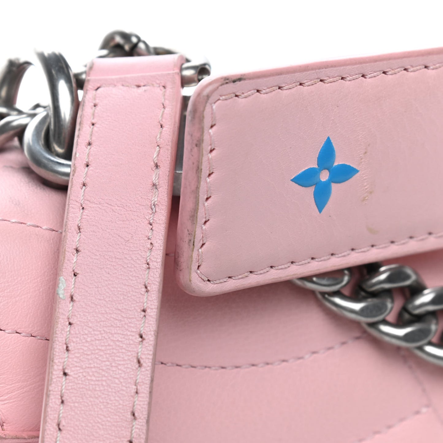 Calfskin New Wave Chain MM Smoothie Pink