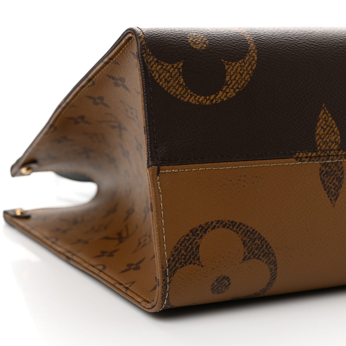 Reverse Monogram Giant Onthego MM