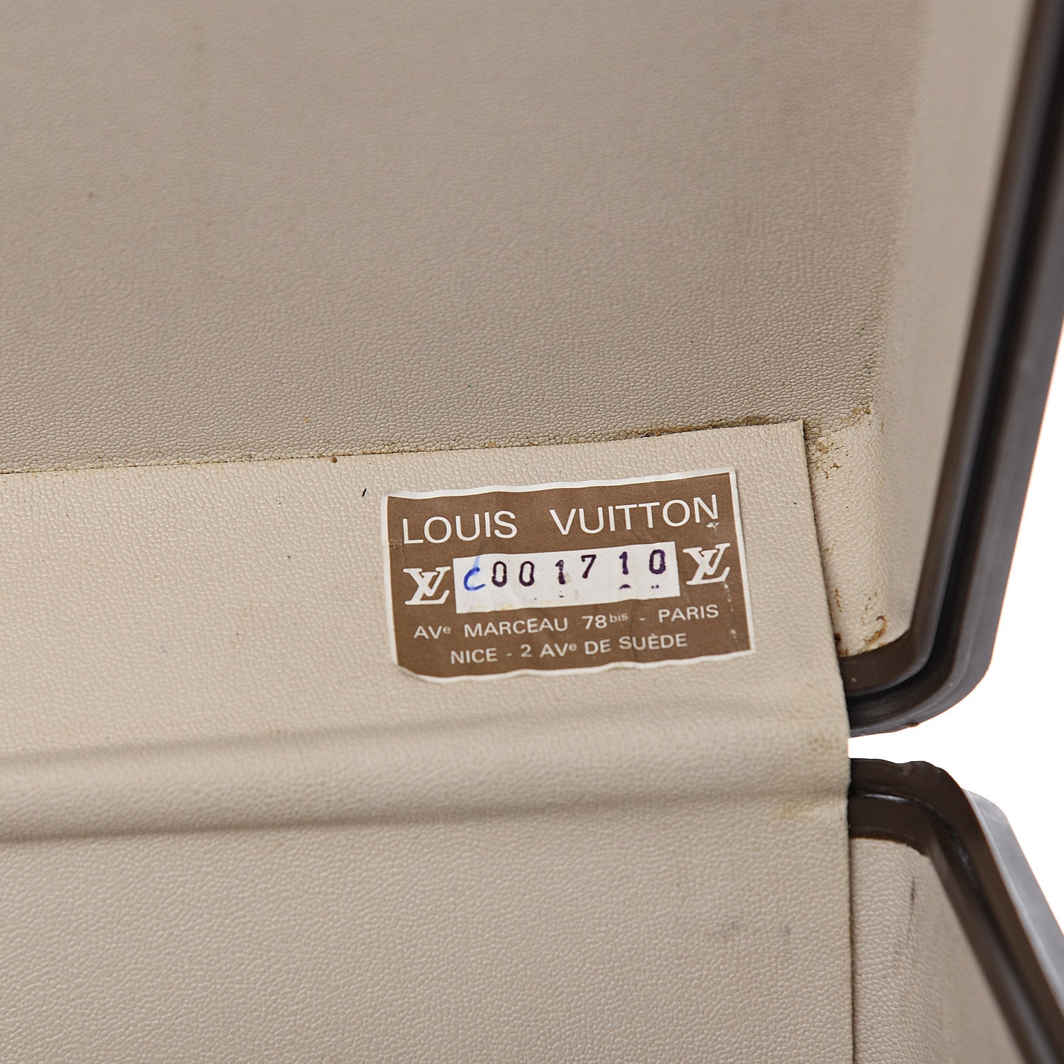 Louis Vuitton Calfskin Cup Challenge Line 2 Perth 1987 Trunk 7 of 16