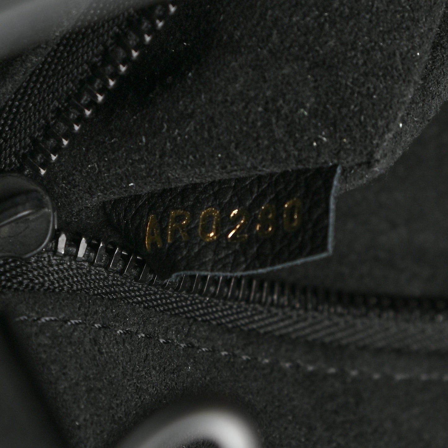 Soft Calfskin Lockme Tote MM Black