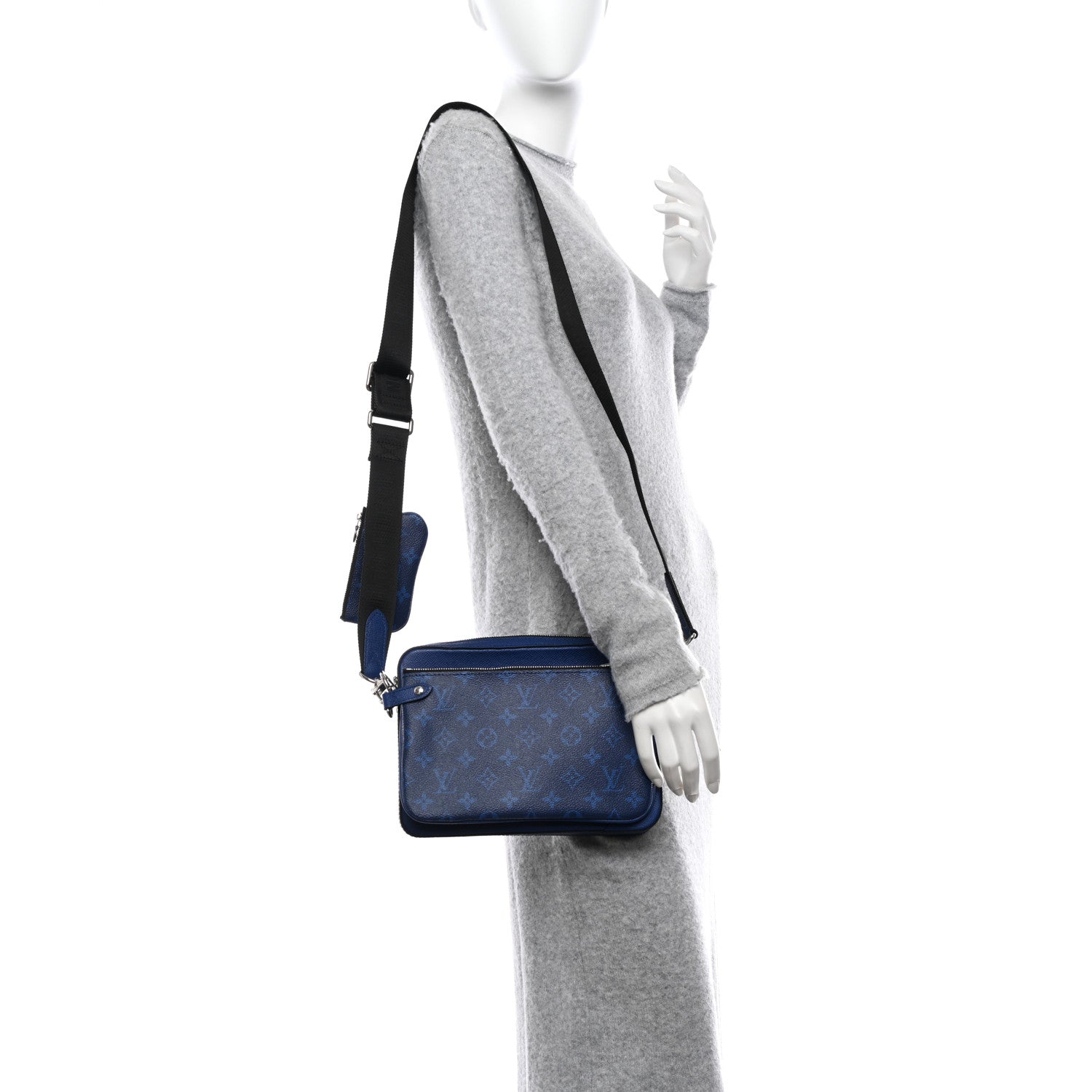 Louis Vuitton Taigarama Trio Messenger Cobalt 2 of 10