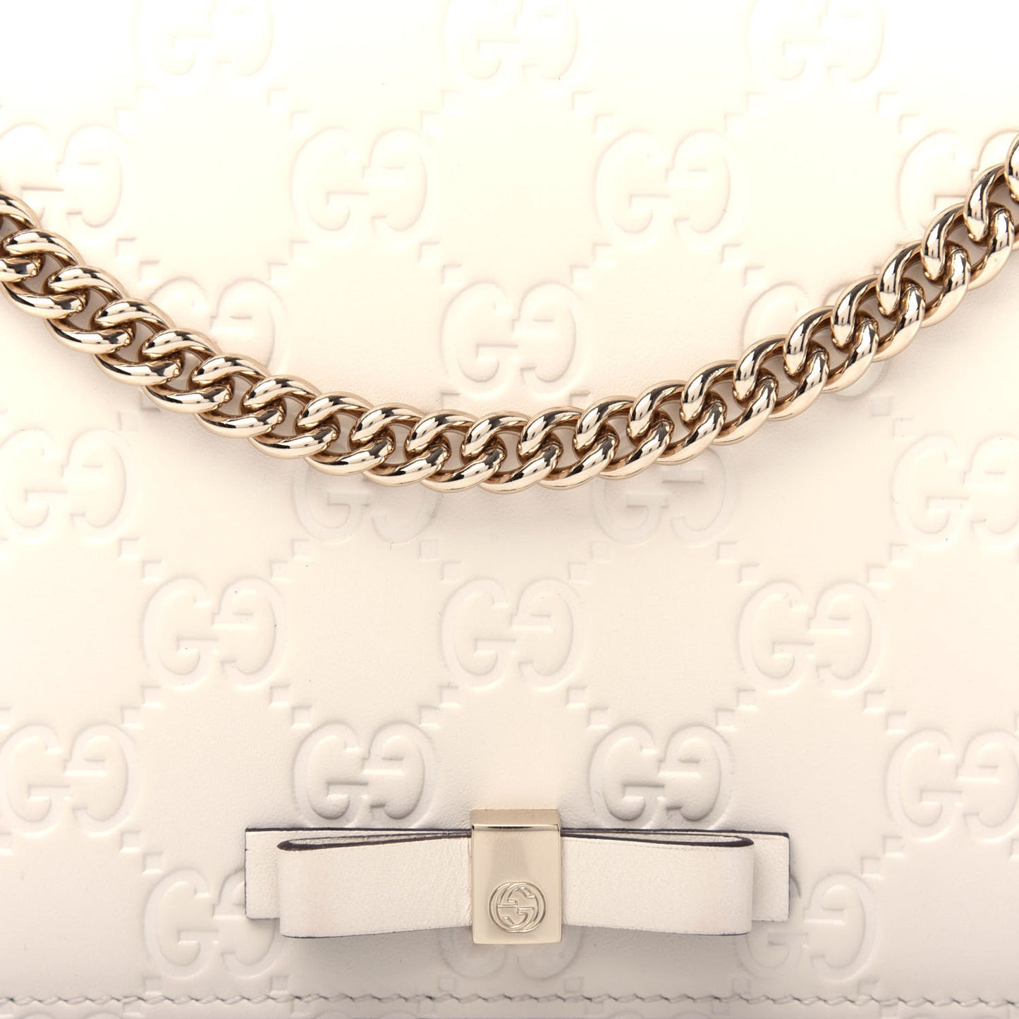 Guccissima Signature Bowy Chain Wallet Mystic White