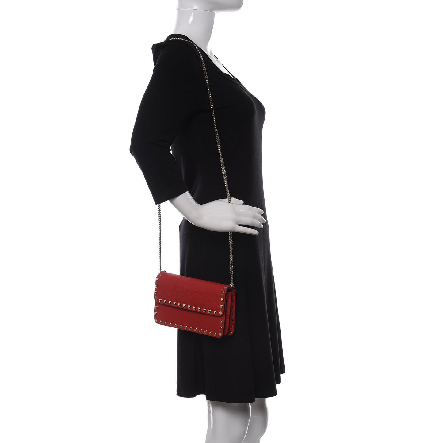 Pebbled Calfskin Rockstud Flap Wallet On Chain Rouge Pur